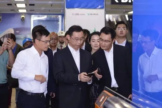 地铁有码，停车无码！巨头交通支付之战，腾讯先下一城