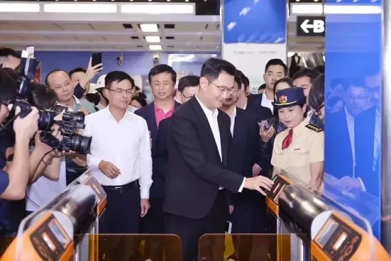 地铁有码，停车无码！巨头交通支付之战，腾讯先下一城
